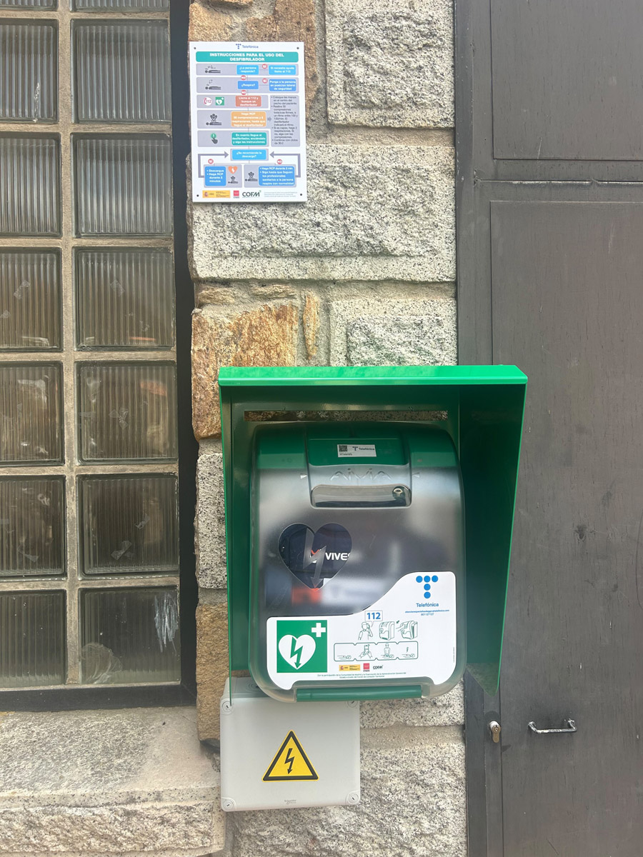 Instalado desfibrilador en la Casa de Cultura